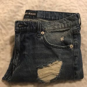 • Express Girlfriend Jeans •